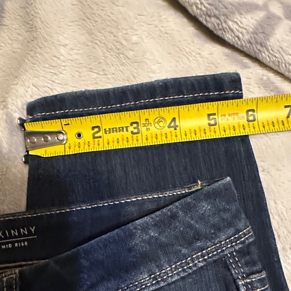 A188. Simply Vera Vera Wang Women's Skinny Jeans - Dark Blue - Picture 8 of 10